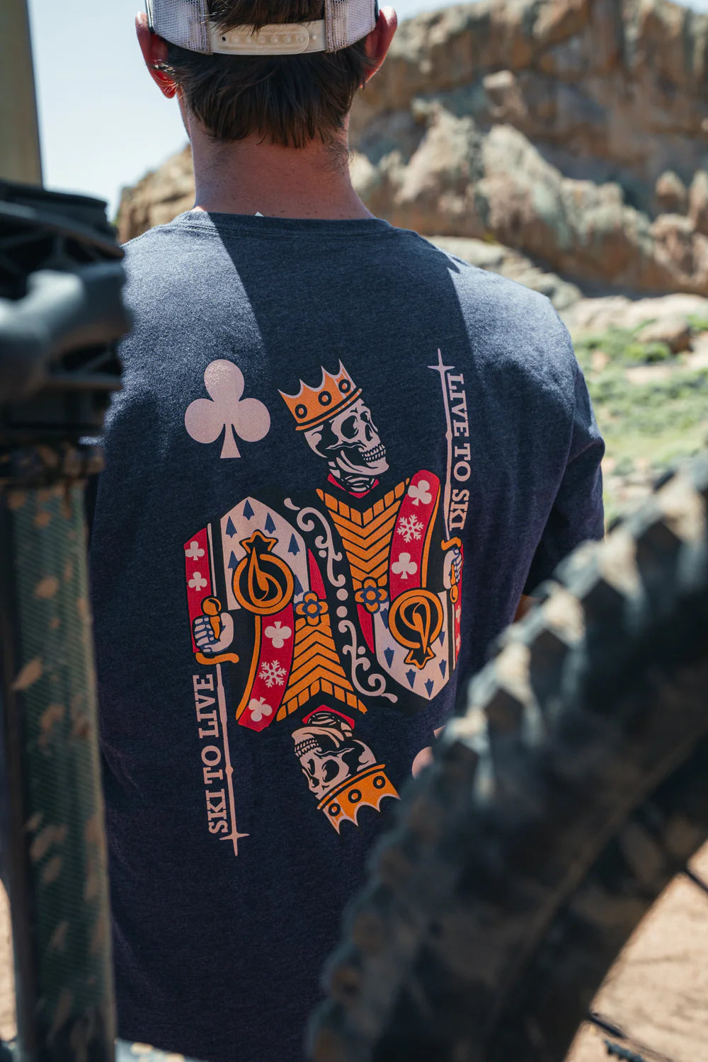 Live to Ski Skull King - Unisex organic t-shirt