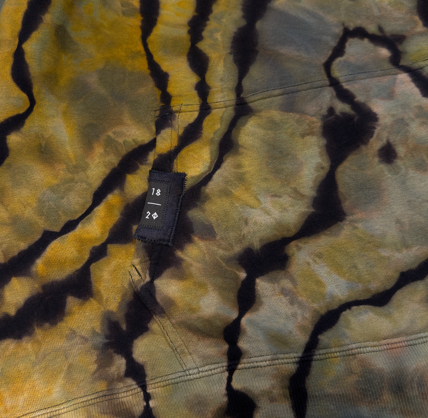 18/20 PEAK CAMO - Ride Me Dyes Hoodie (XL)