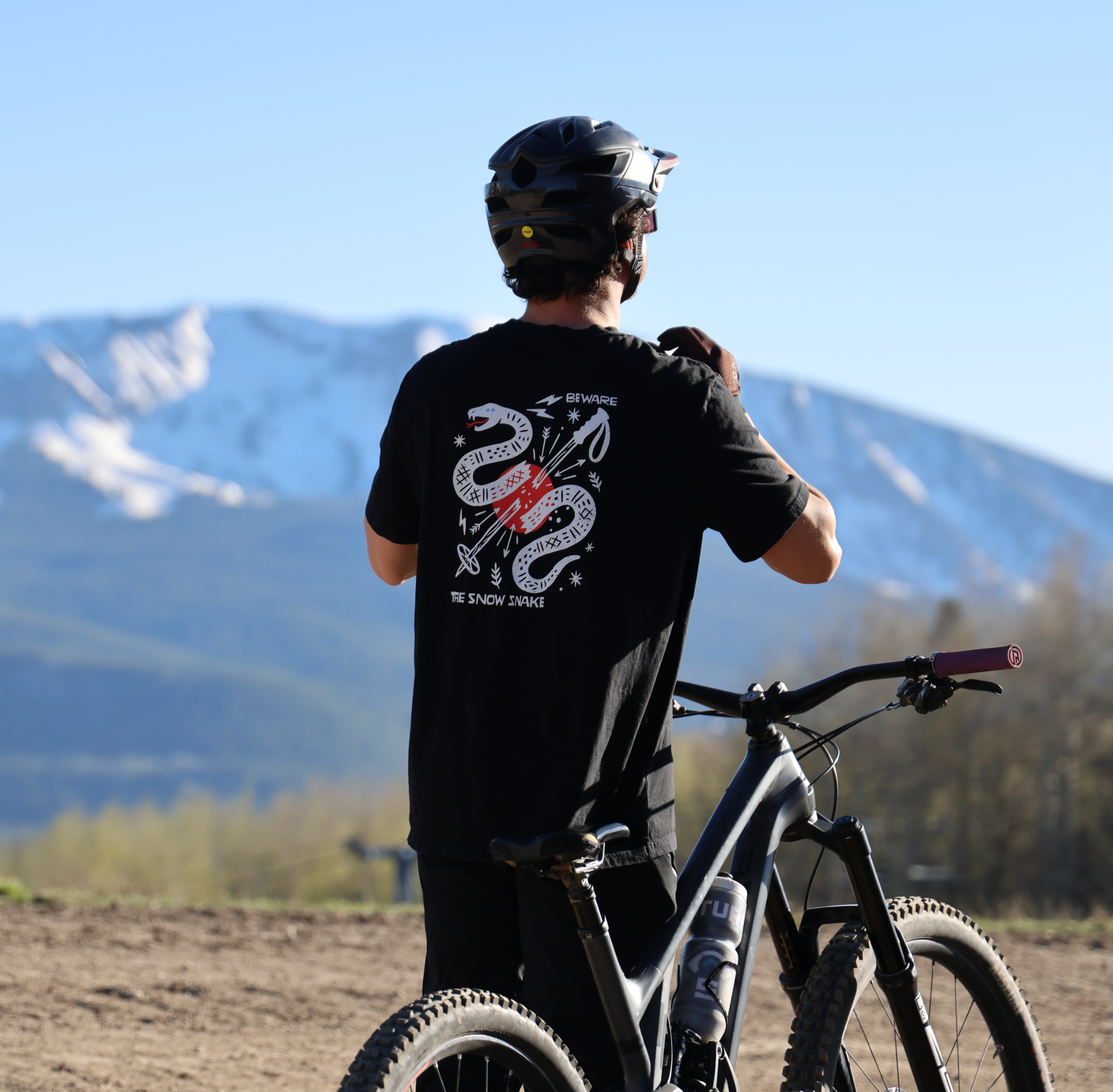 Snow Snake - Unisex organic t-shirt